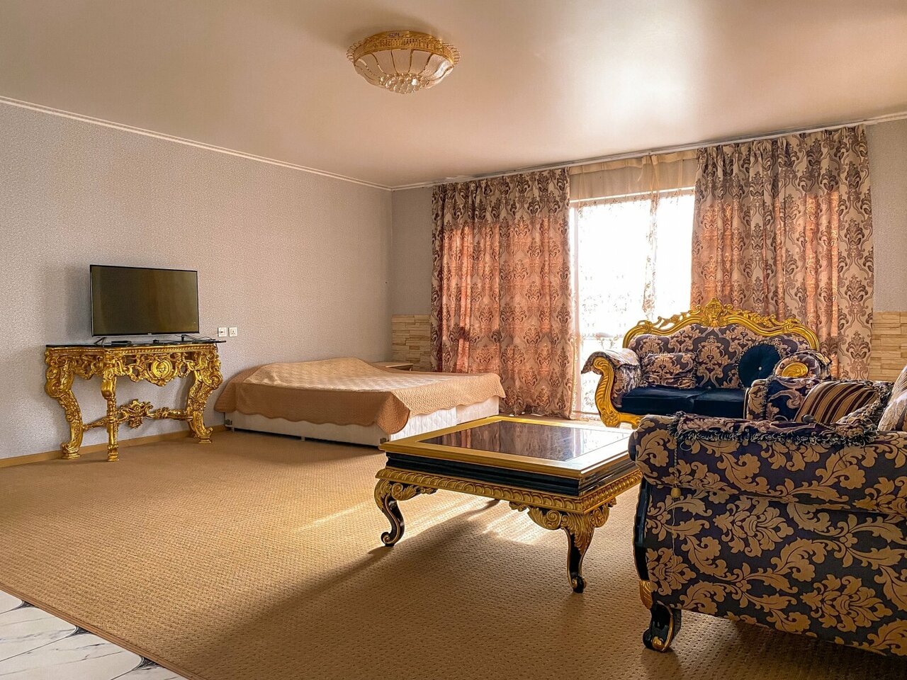 Гостиница Holiday Лазаревское